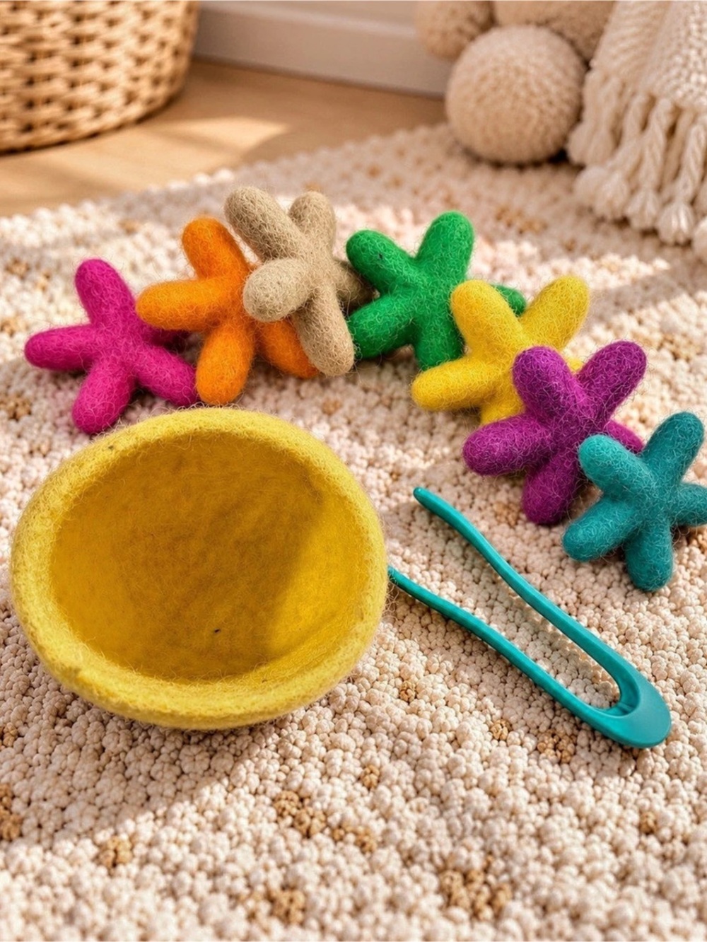 Lovevery Transfer Tweezers & Felt Stars Companion Play Kit 22-24M